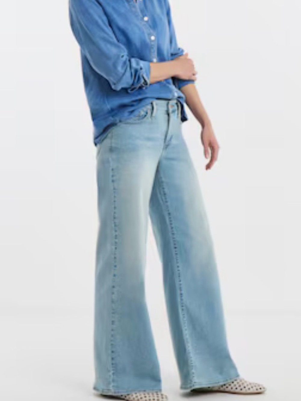 Levi's 318 Shaping Wide Leg Light Blue Wash